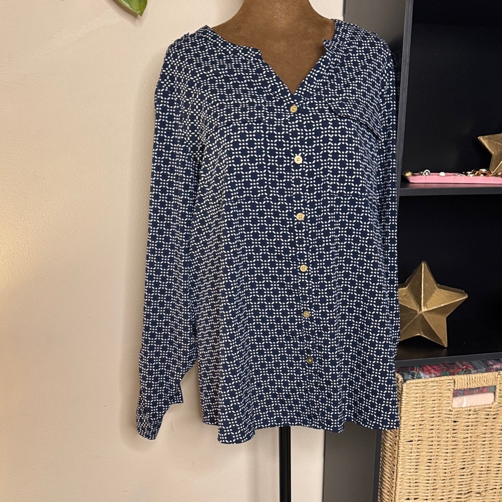 Croft & Barrow Navy Geometric Button Down Shirt EUC